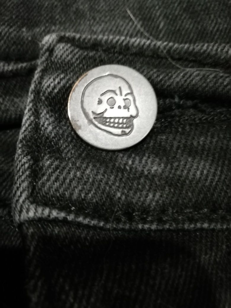 Джинси cheap monday Logo: SKULL SPEECH BUBBLE