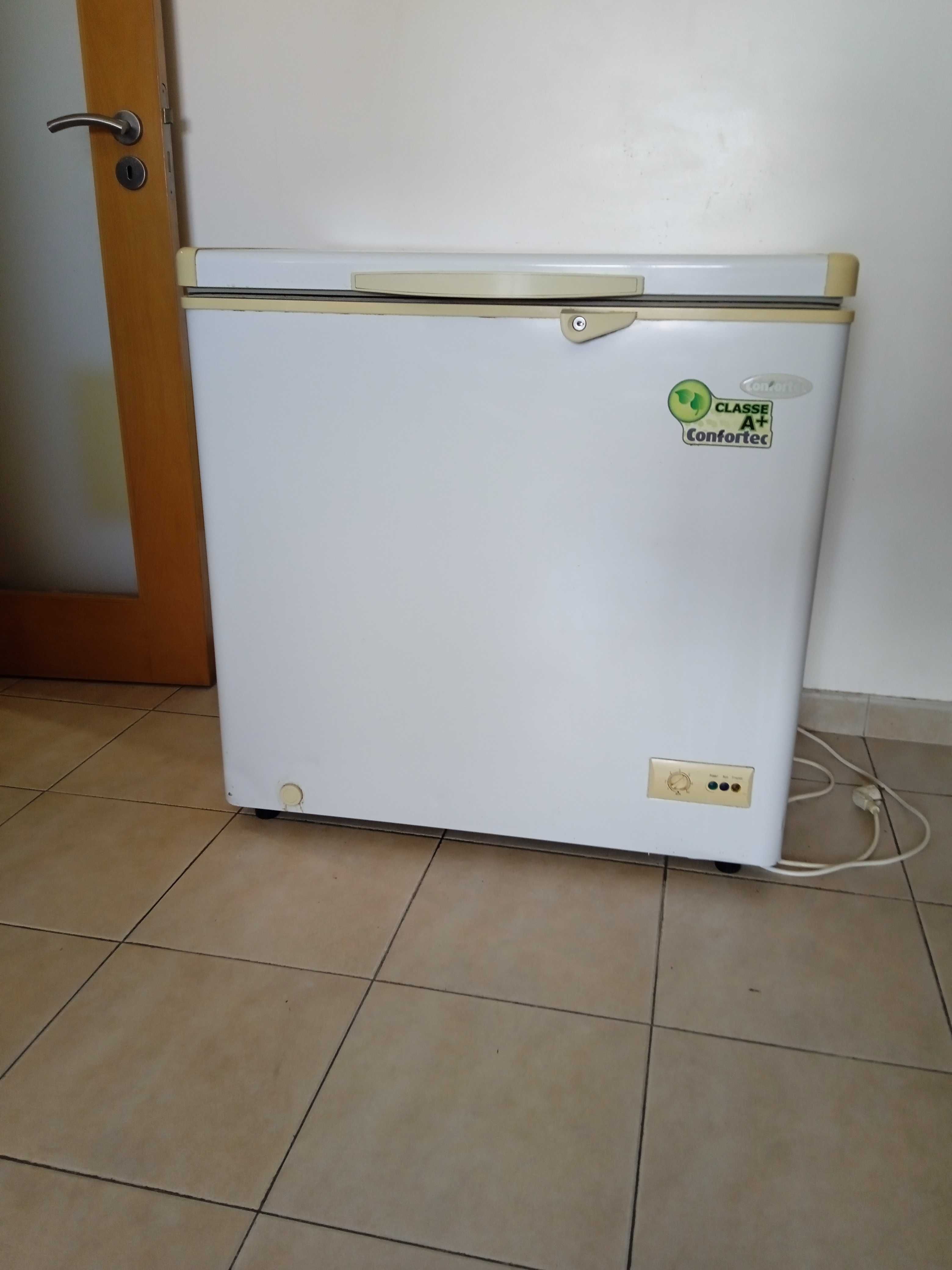 Arca frigorífica horizontal, 150L, Confortec, classe A+