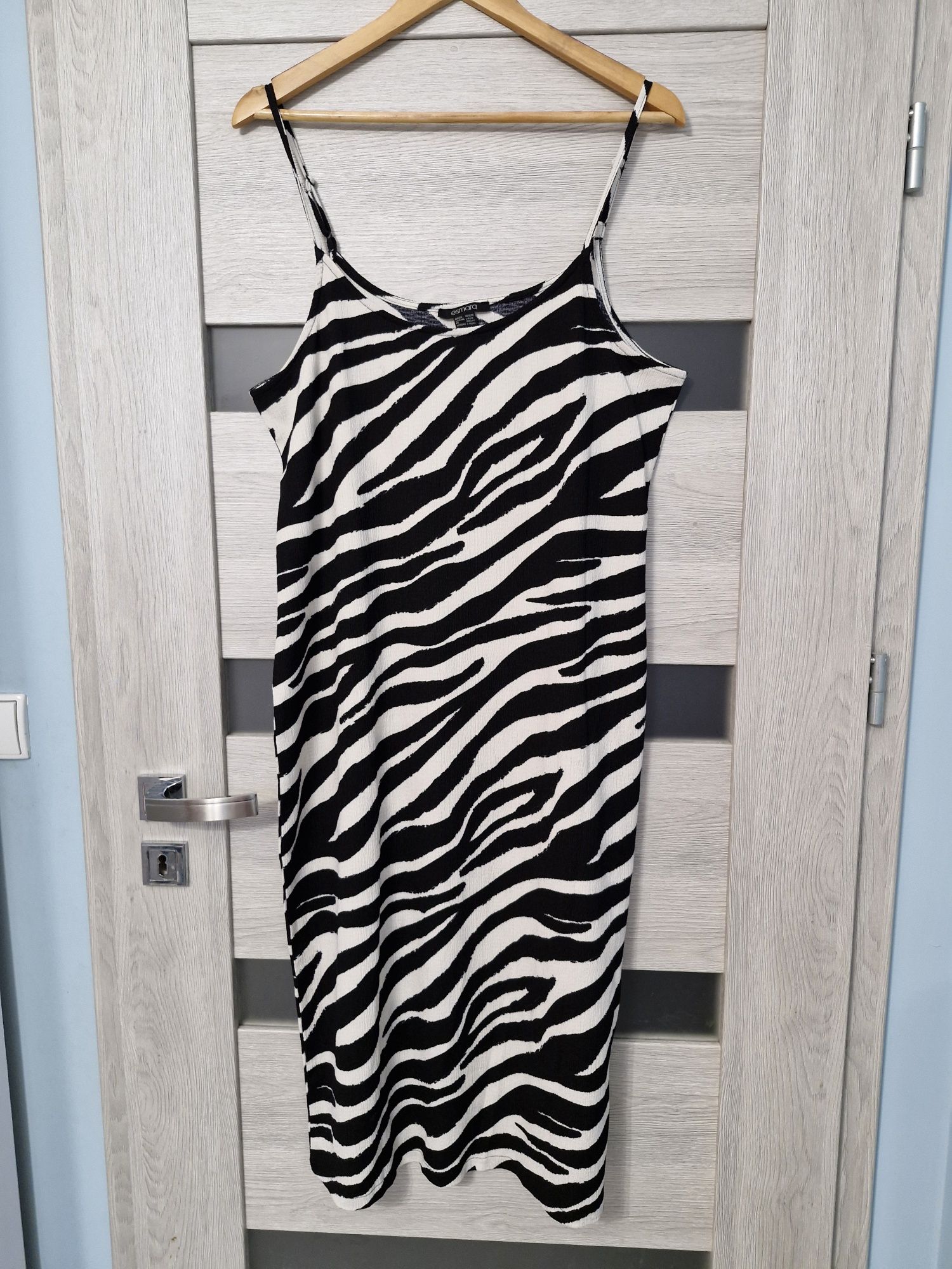 Sukienka na regulowanych ramiączkach Zebra Esmara L 44/46