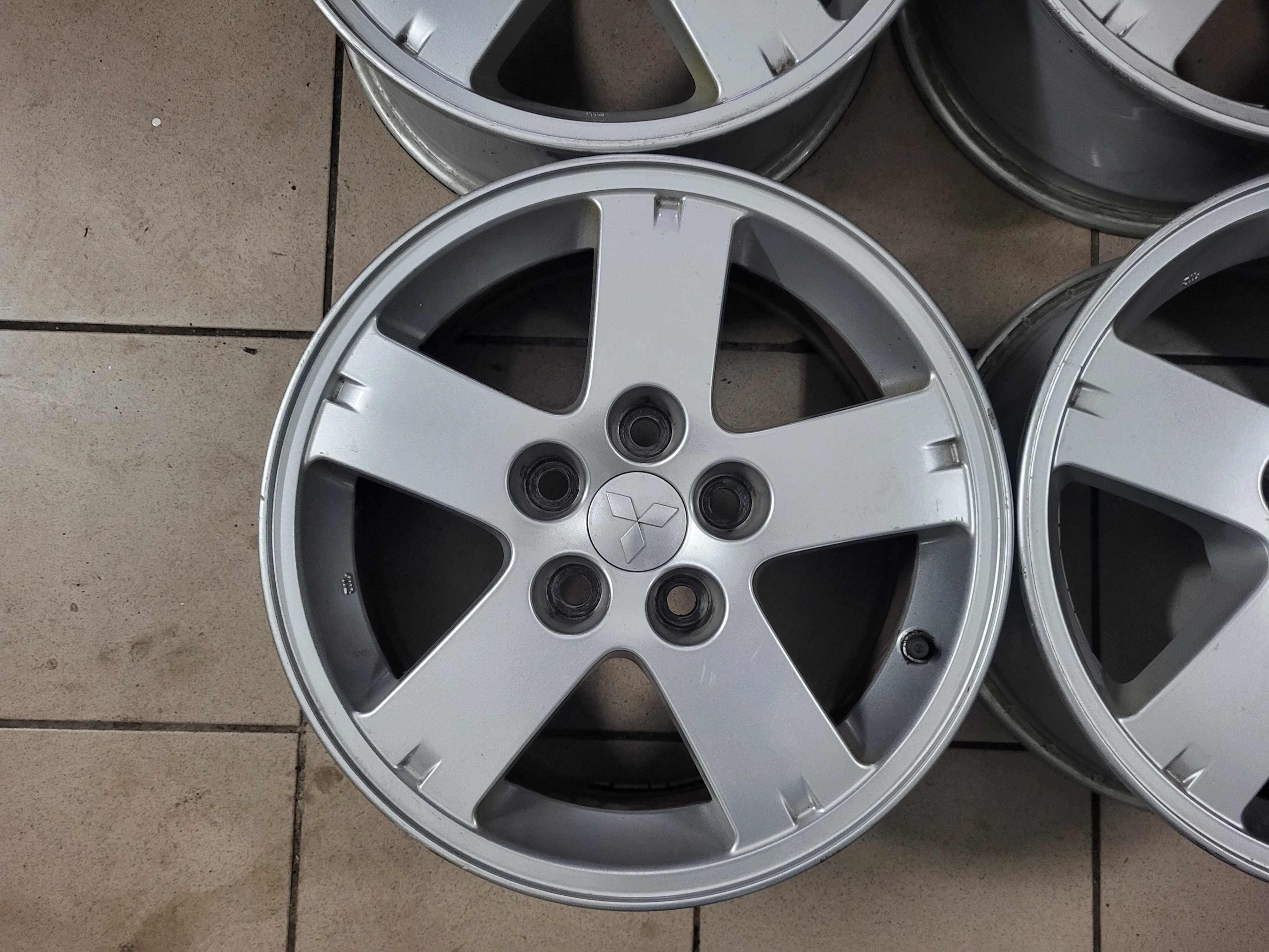 Oryginalne Felgi Mitsubishi 5x114,3 16cali 6,5J ET33 Outlander