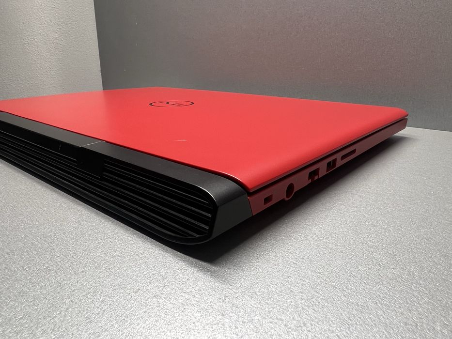 90 Ноутбук Dell Inspiron 7577 i5-7300HQ/16/628/GTX1050/15,6/60Hz