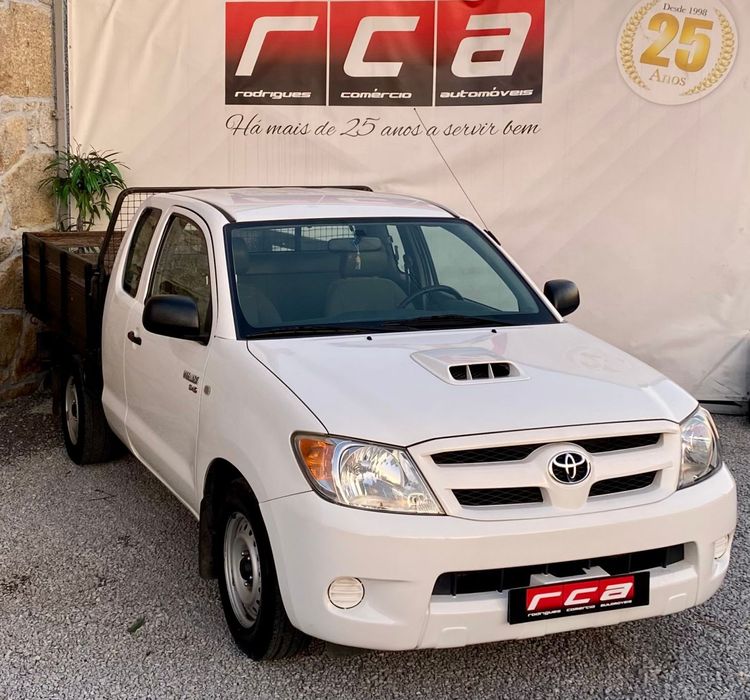 Toyota Hilux 2.5 D-4D 2WD CE PM+AC