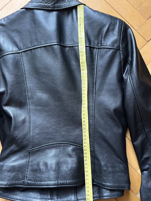 Жіноча куртка з натуральноі шкіри