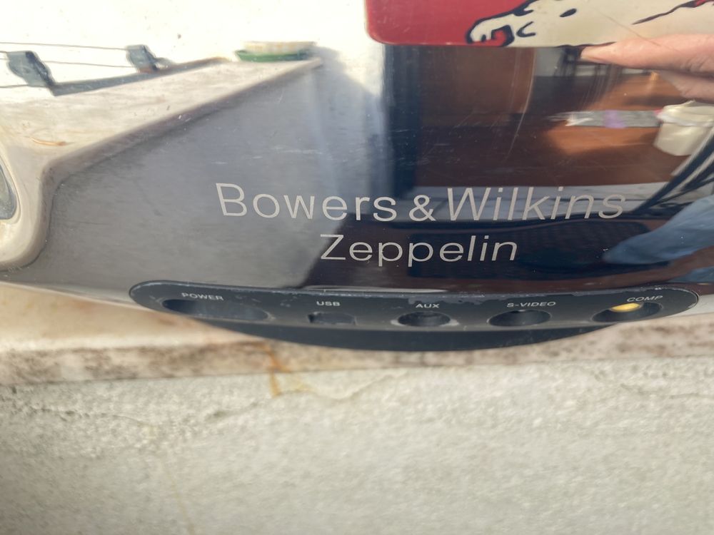 Coluna B&W Zeppelin