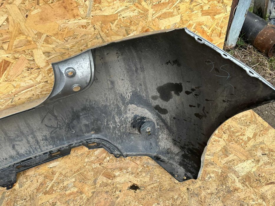 Toyota Auris I 1 lift 09-12 hatchback zderzak tylni tył cały orginał