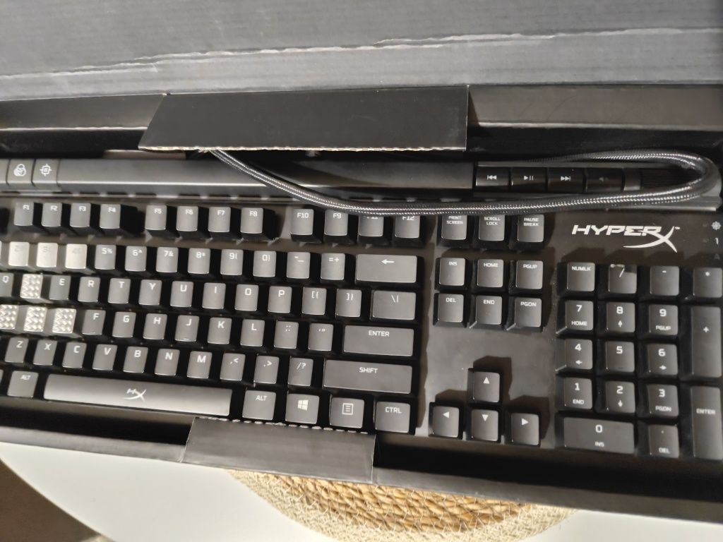 Klawiatura HyperX Alloy Elite RGB stan bdb
