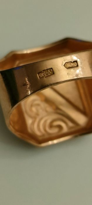 Złoty sygnet męski