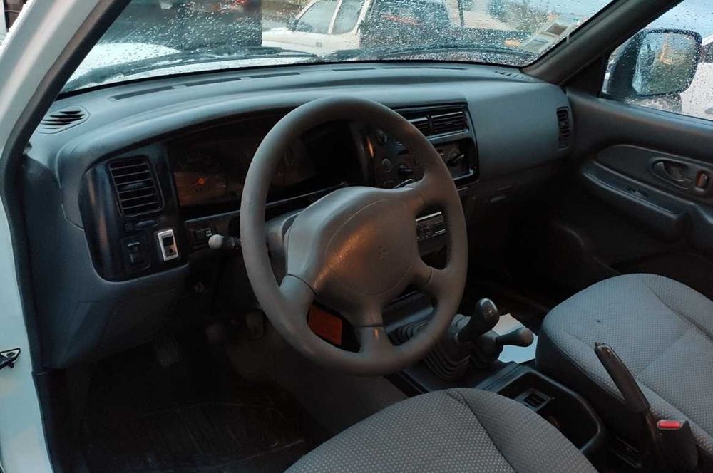Mitsubishi L200 4x4 de 4 Lugares