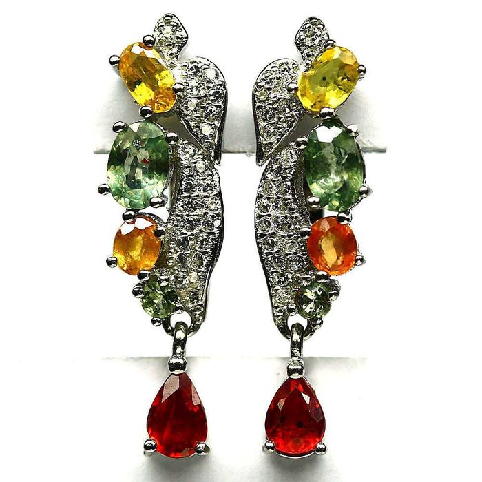 Серебряные серьги с разноцветными сапфирами (Сонгеа)925 пробы