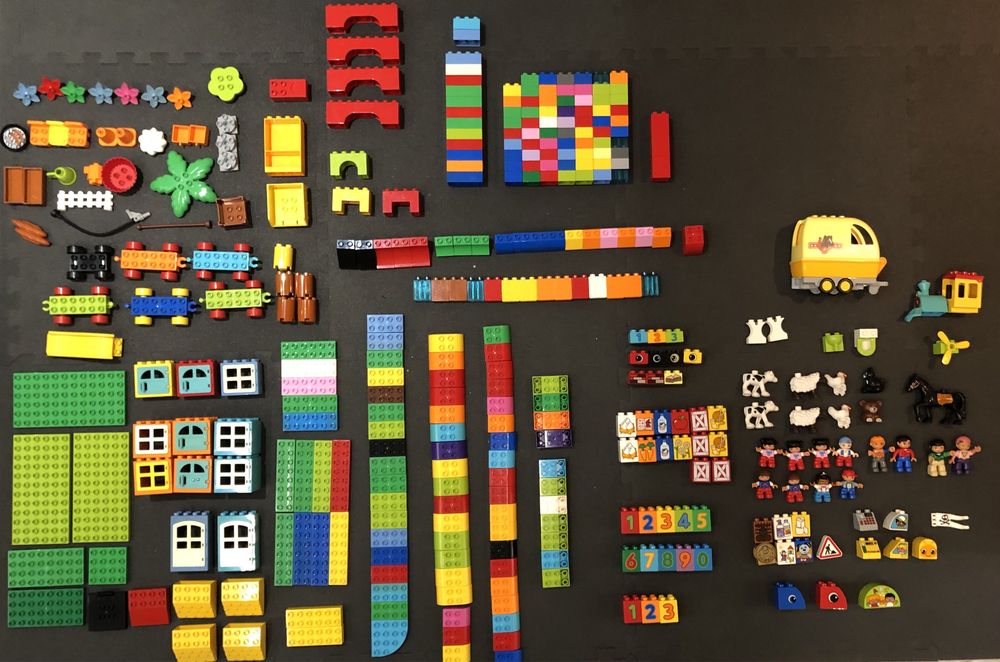 LEGO DUPLO - 359 Peças Variadas
