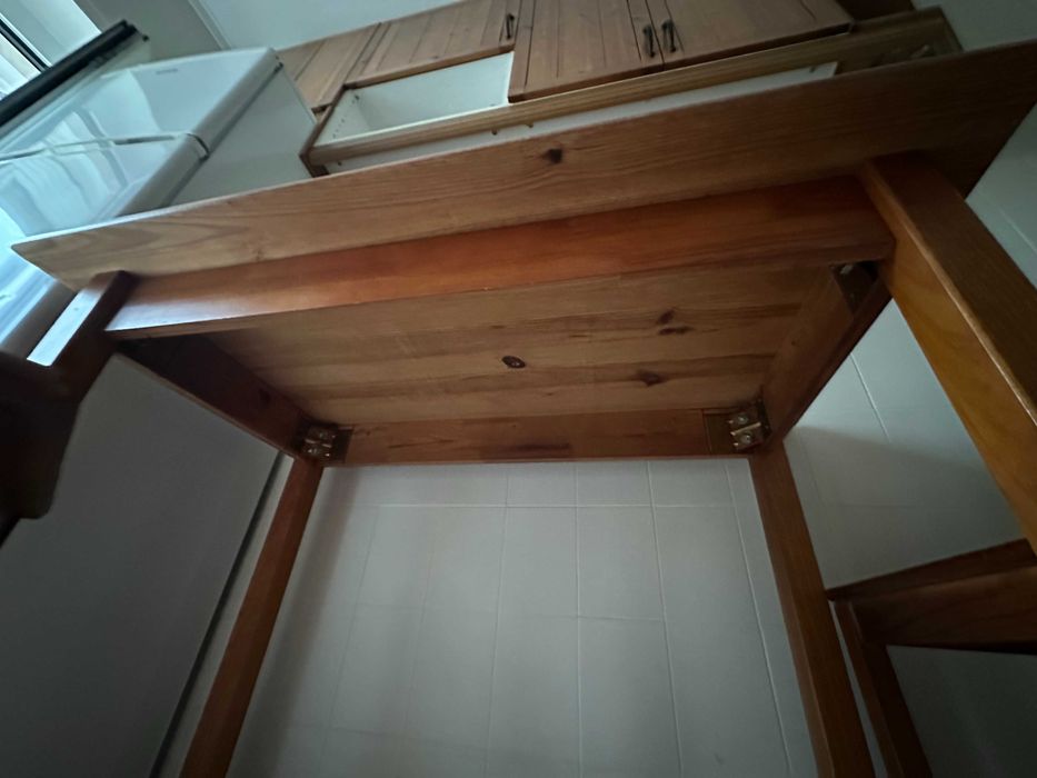 Mesa madeira cozinha + 3 cadeiras madeira