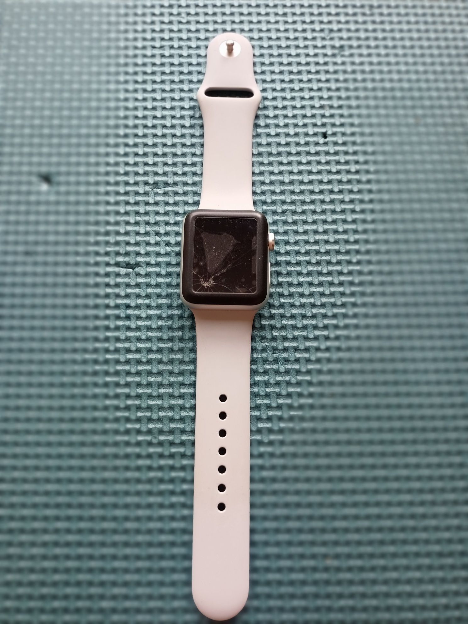 Apple Watch seria 3 42mm uszkodzony