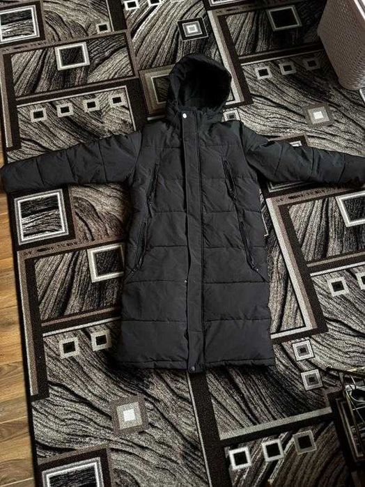 Чоловіче зимове пальто.В гарному стані.