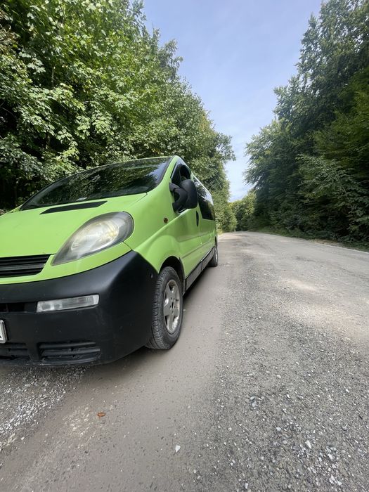 Опель віваро пасажир