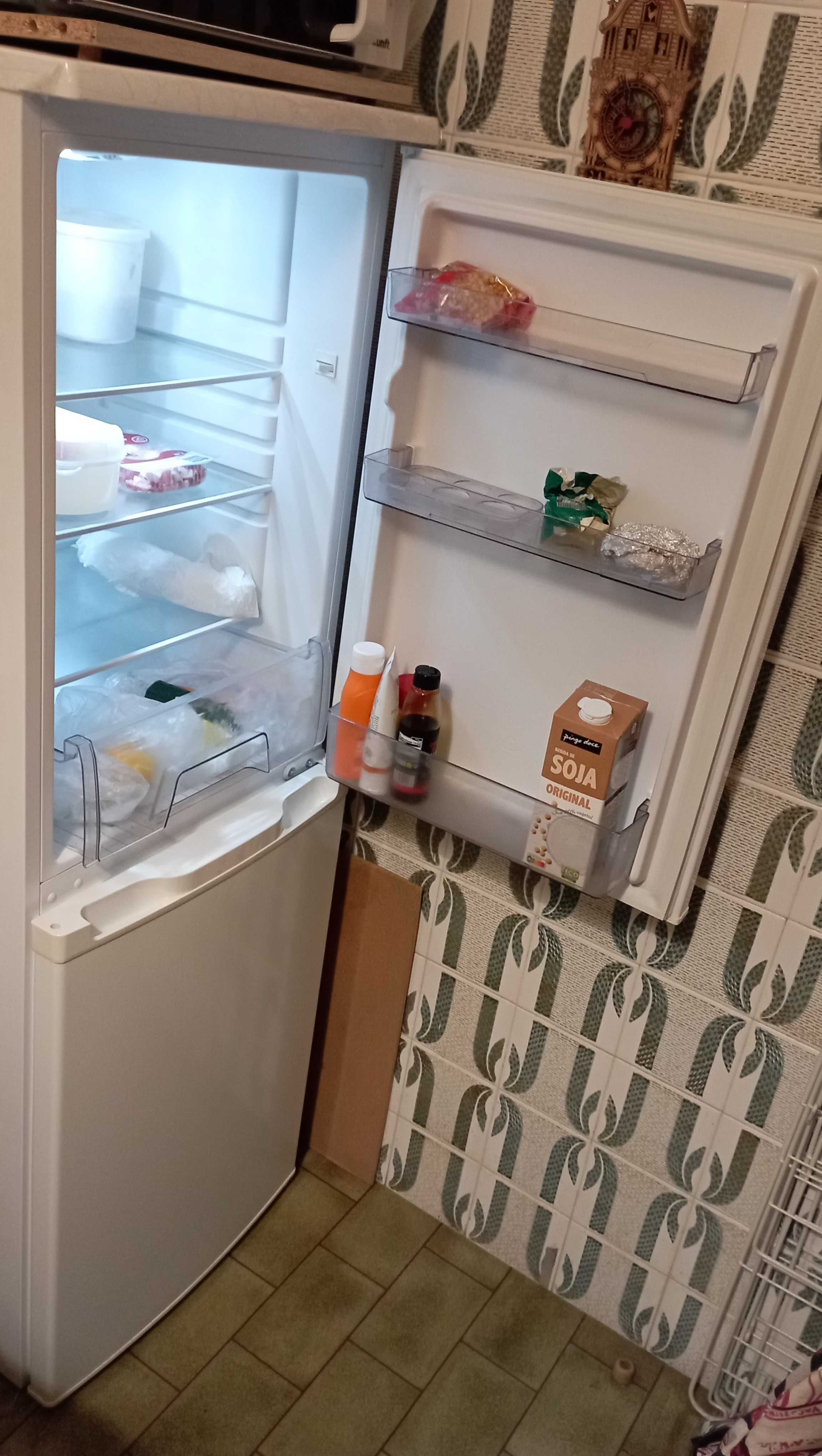 Frigorifico combinado, excelente estado, funciona na perfeição!