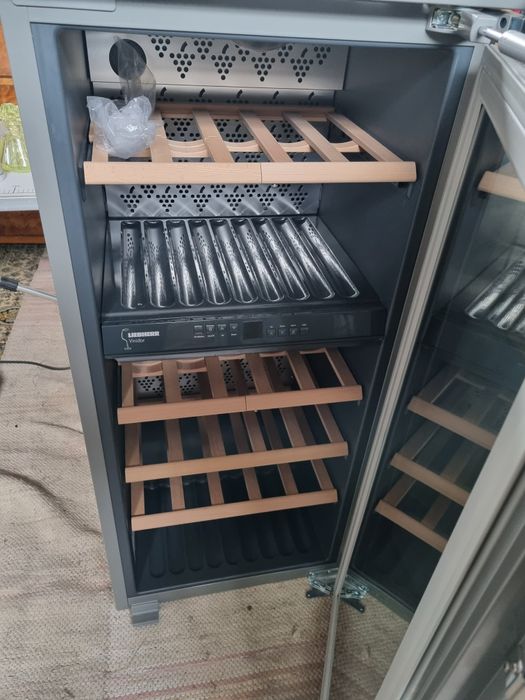 Lodowka chlodziarnia do wina Libherr