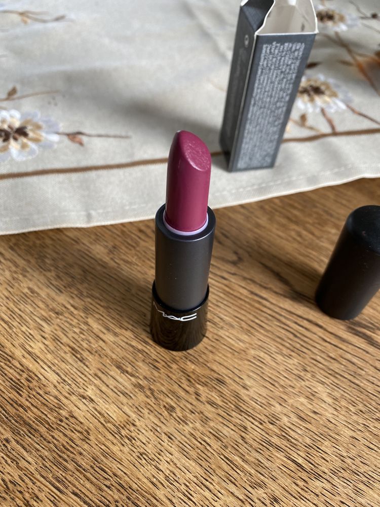 Pomadka Mac ultimate lipstick