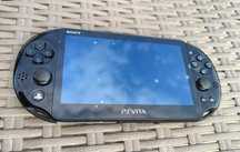PS Vita z etui  .