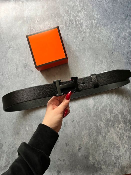 Черный кожаный мужской ремень / Жіночий трендовий модний ремінь
