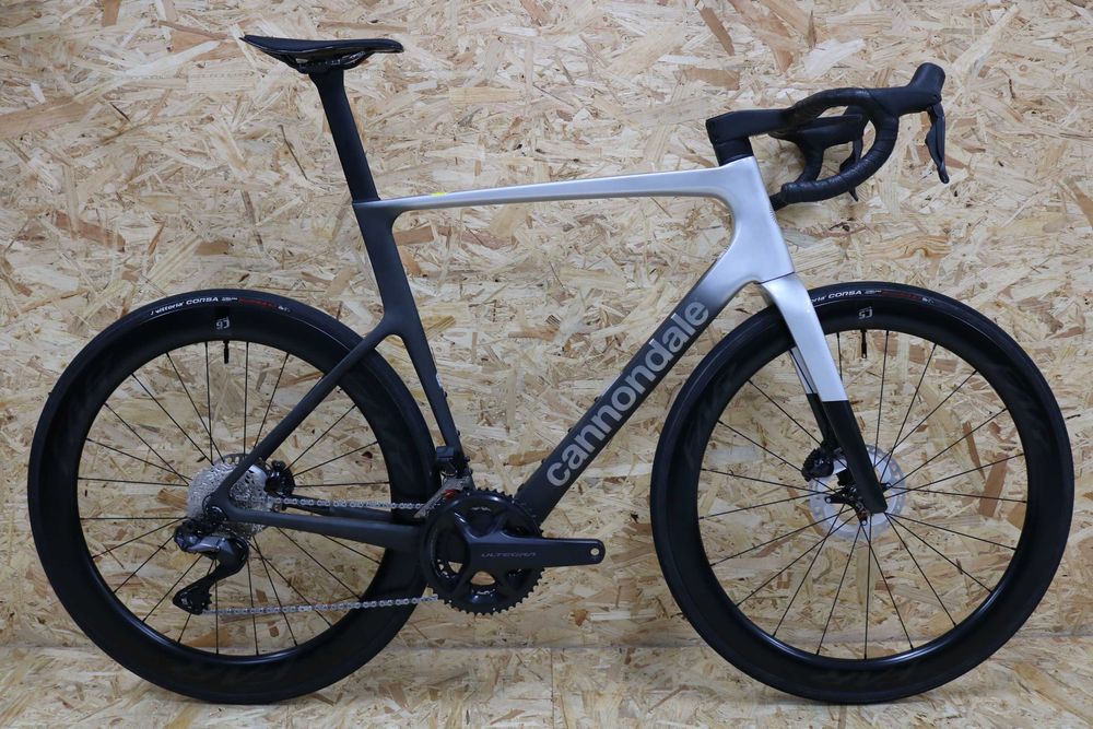 Bicicleta topo de gama Cannondale SuperSix Gen4 EVO Hi-Mod - NOVA