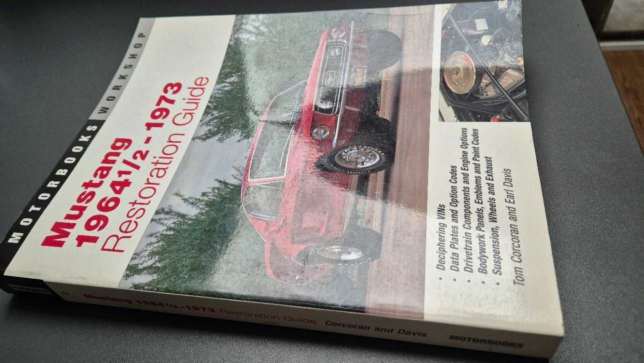 Książka Mustang 1964 - 1973 Restoration Guide