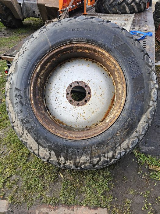 Kola opony felgi trawiaste new holland