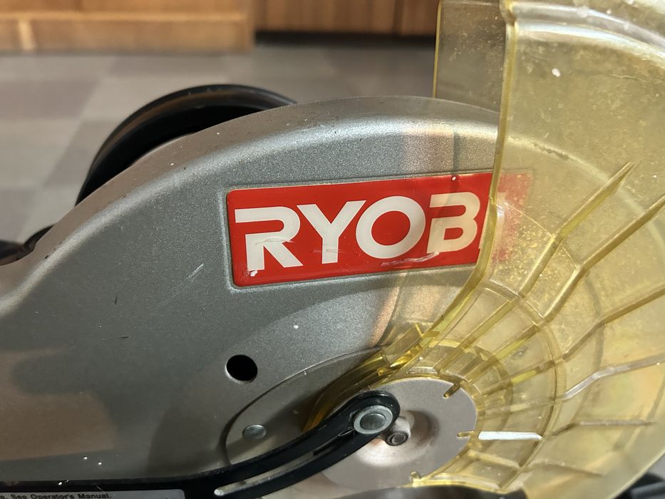 Piła ukośnica RYOBI TS1340 (uszkodzona / nieznany stan)