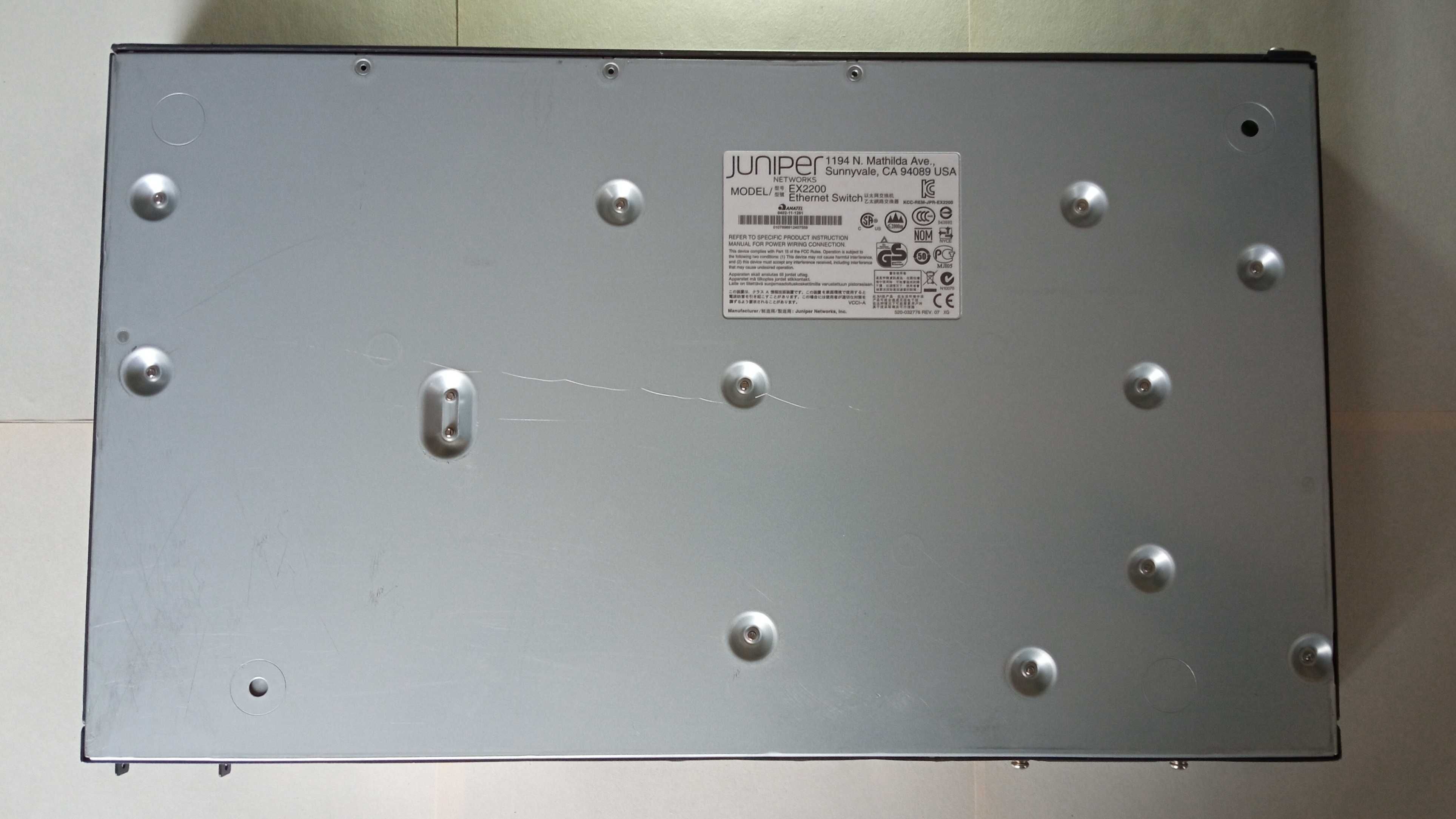 Сетевой коммутатор Juniper EX2200-48T-4G