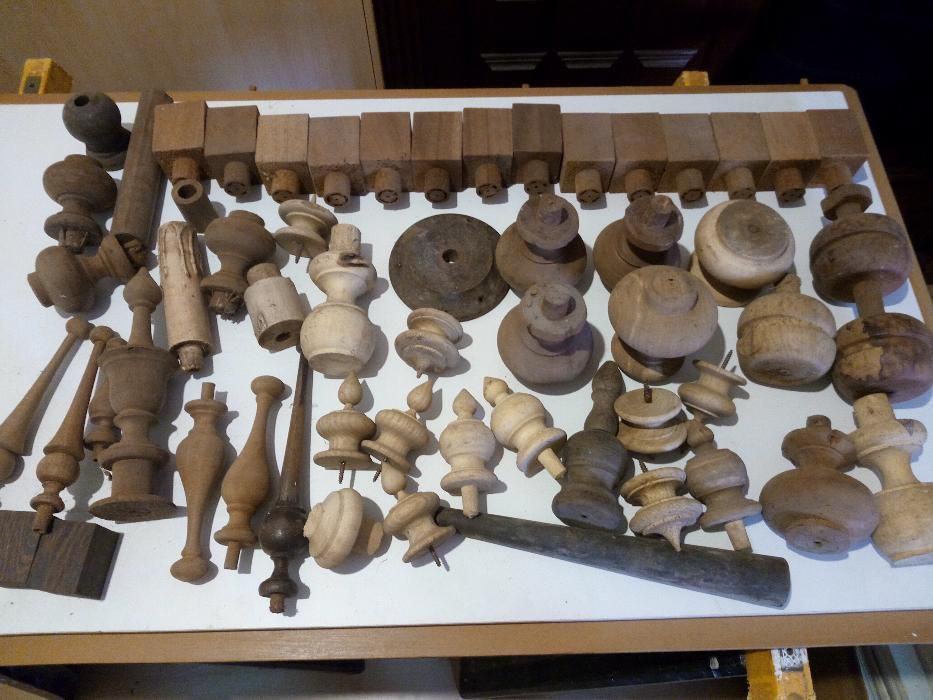Várias peças em madeira para restauro de moveis