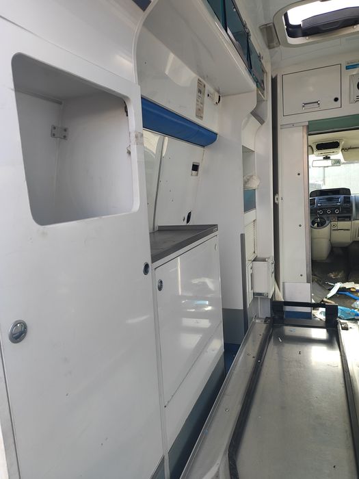 Volkswagen T5 karetka, kamper komplet szafek bocznych