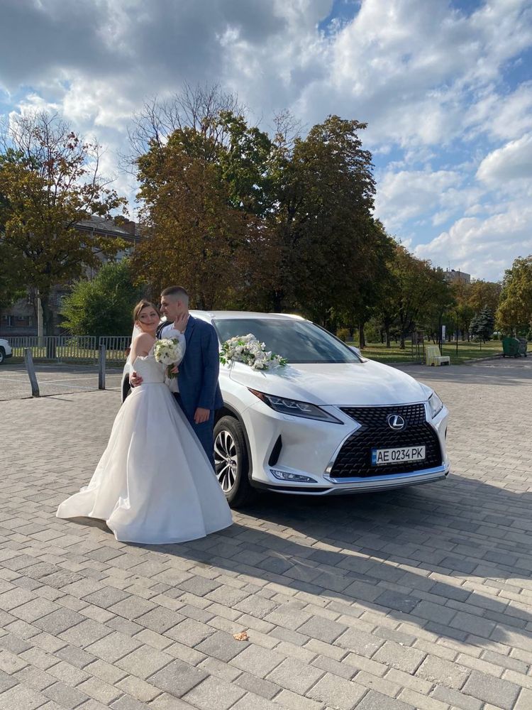 Оренда весільного Lexus RX