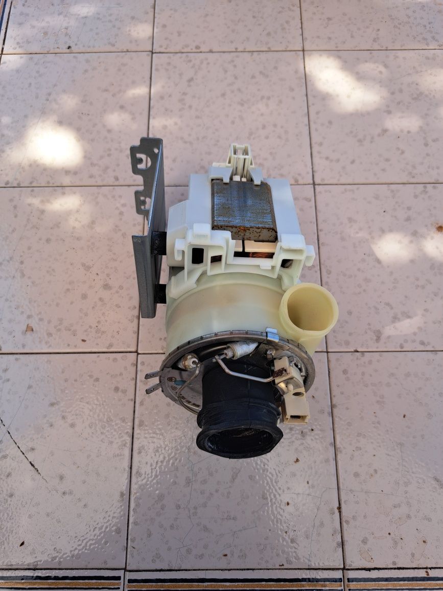 Maquina lavar loiça Whirlpool ADG 7340/2