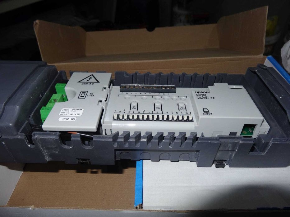 Material UPONOR - Controlar/ centralina Piso radiante - Novo