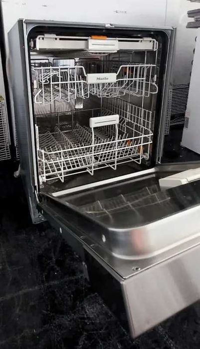 Вбудована посудомийна машина миле
Miele G 6300 SCi