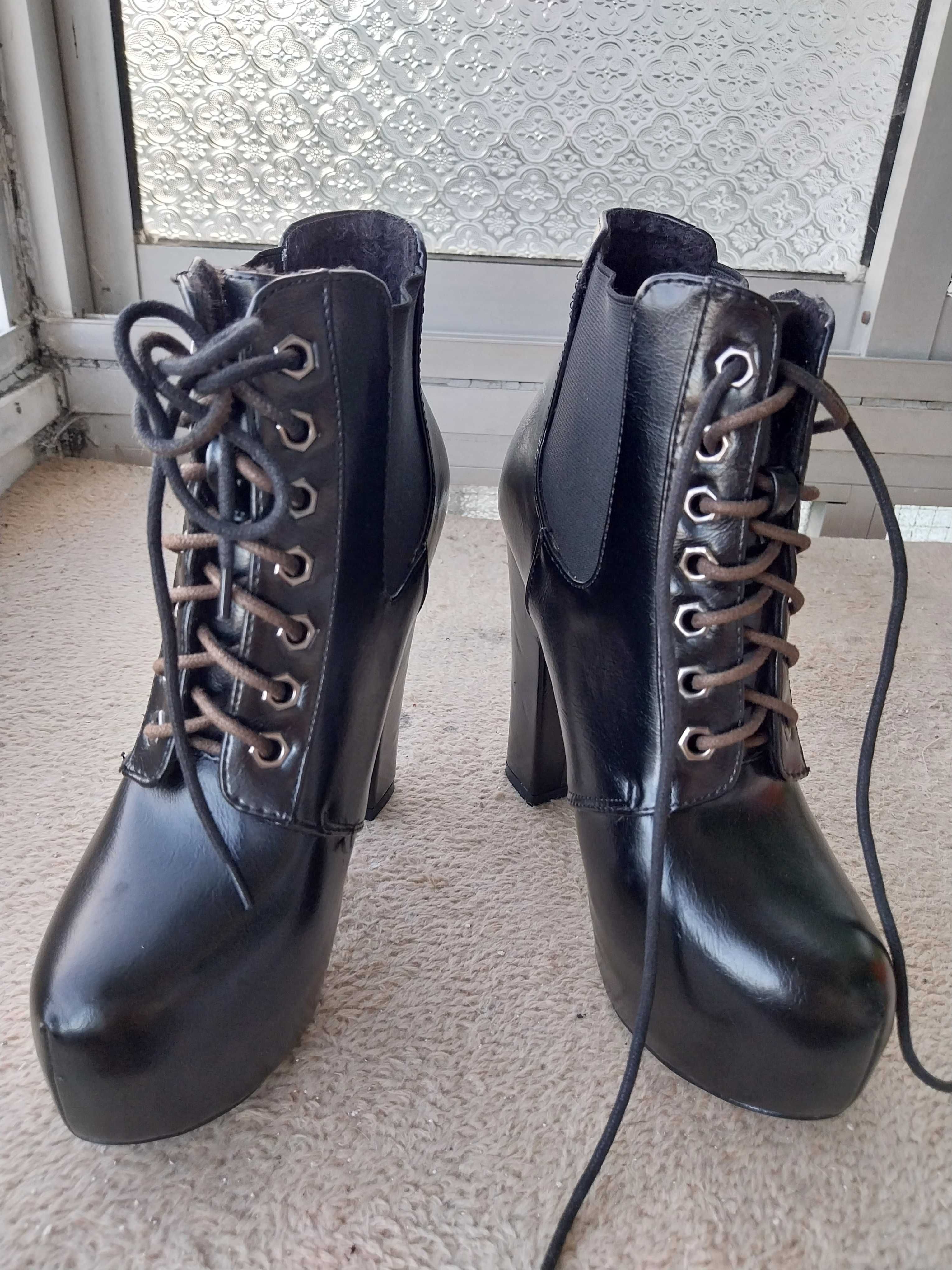 Botas/botins pretos