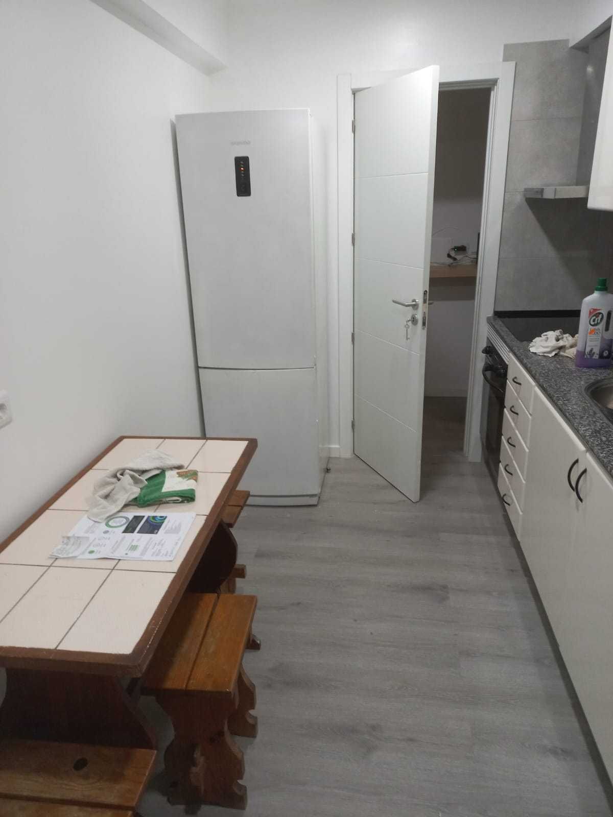 Quarto para Casal com casa de banho privada Cacém