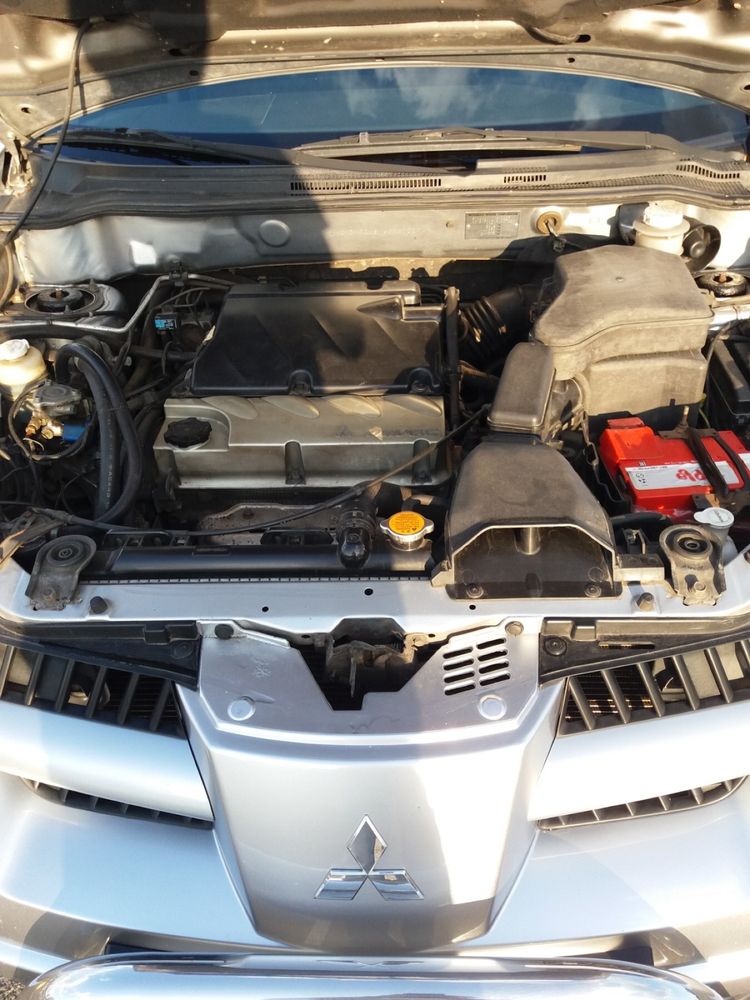 Продам (терміново)власний автомобіль Mitsubishi Outlander