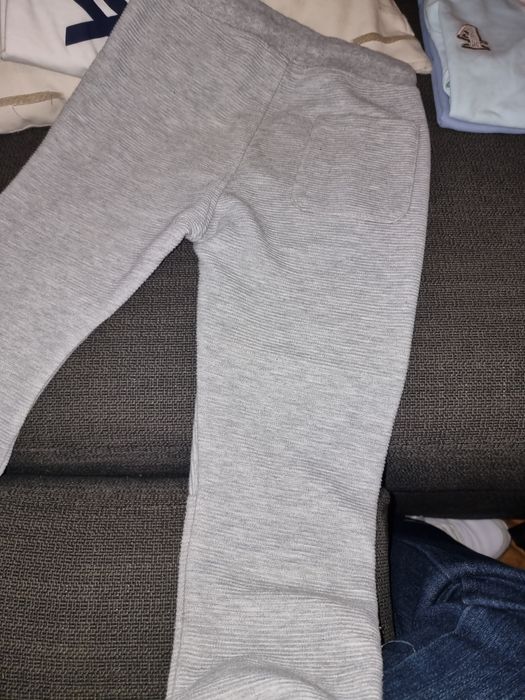 Calças de fato de treino Zara. Menino. 6 anos