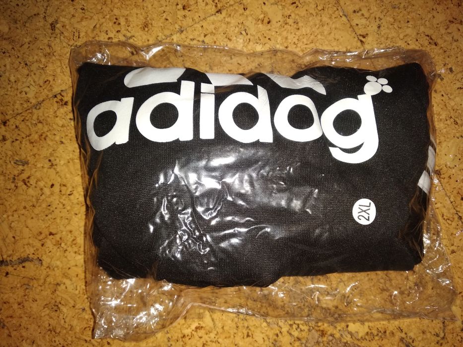 Roupa quente para cão preto e vermelho