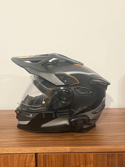Capacete NEXX Y.TRAVL tamanho M  +. Intercomunicador Sena 5RLITE