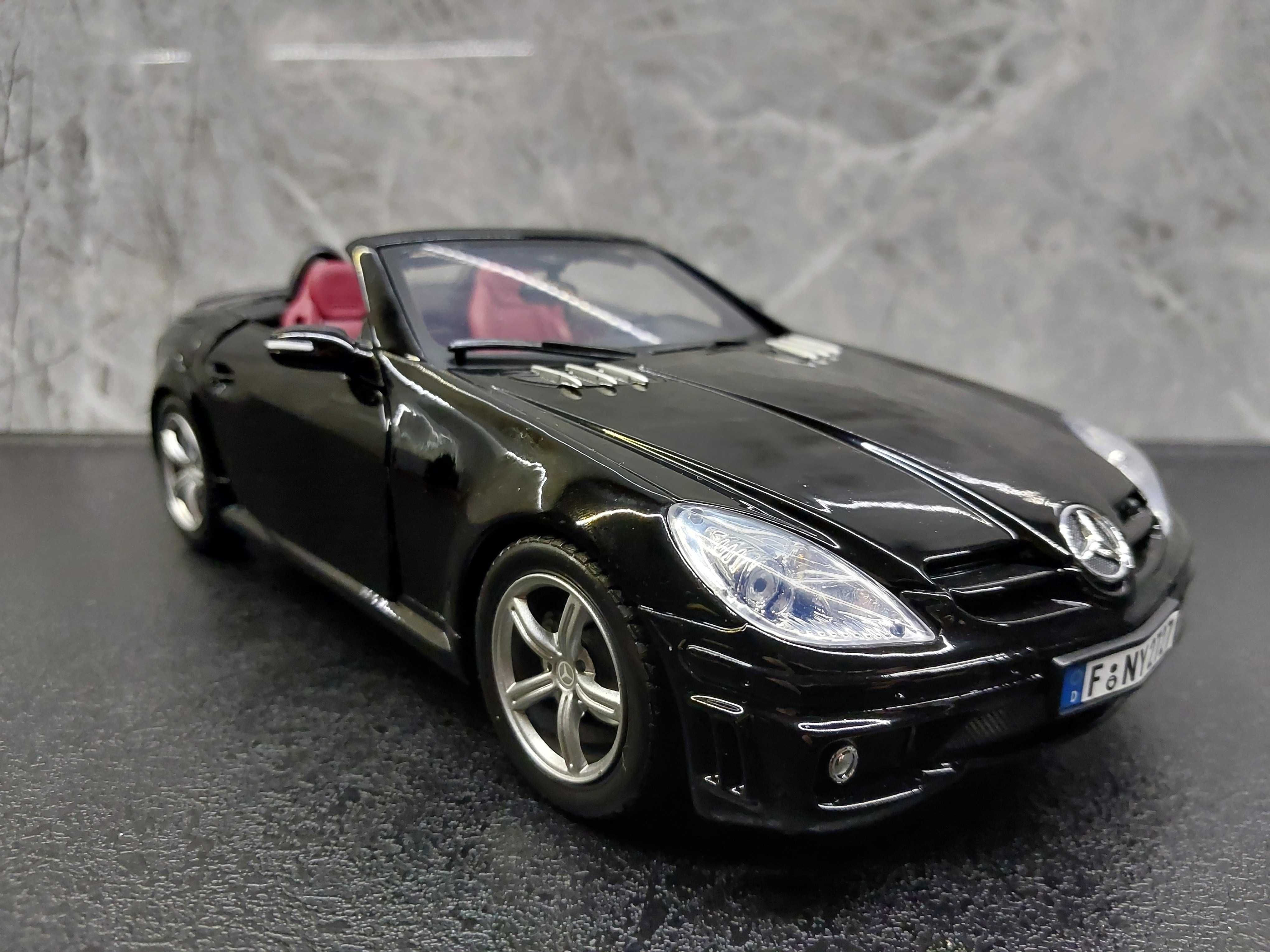 Mercedes 1:18 SLK 55 AMG R171 Motor Max