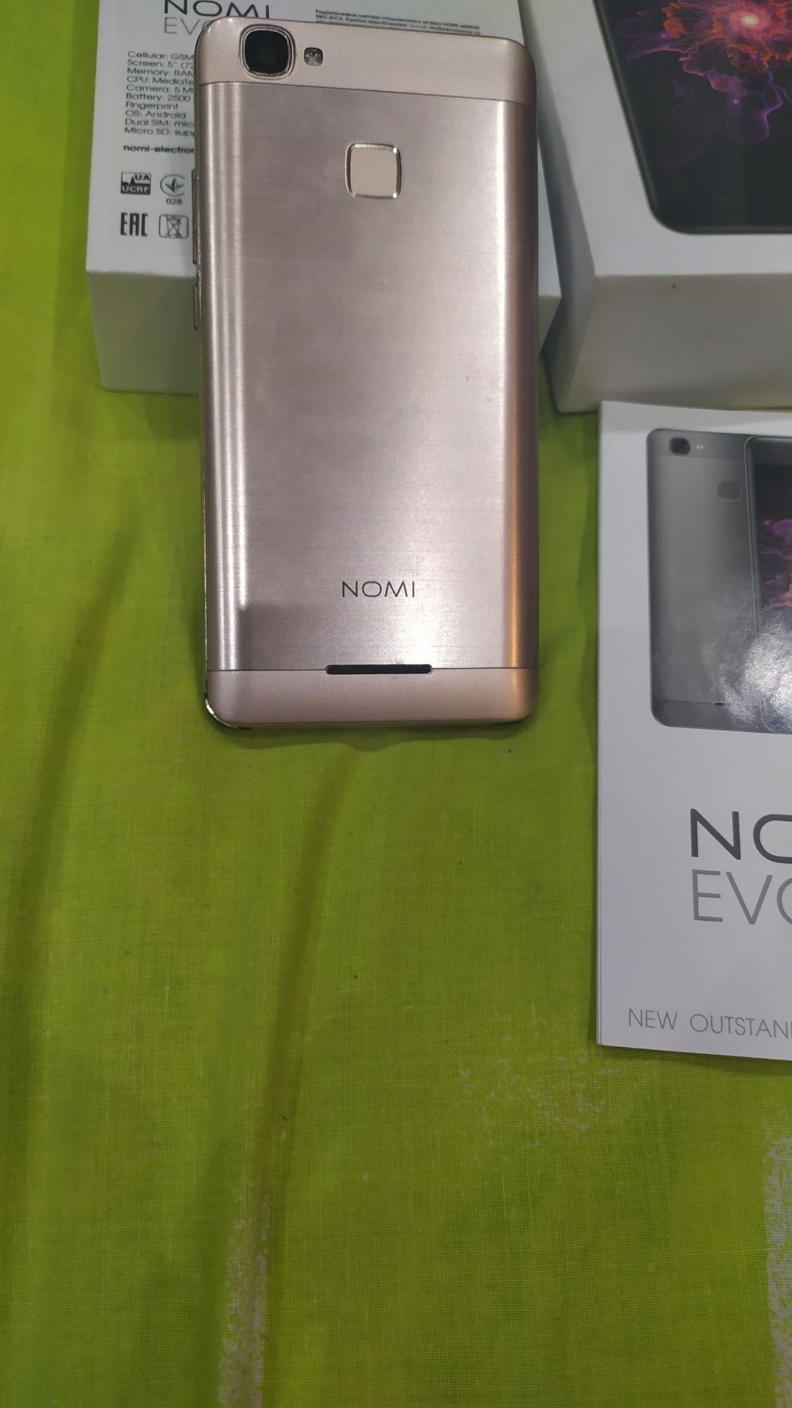 Продам телефон Nomi EVA x2
