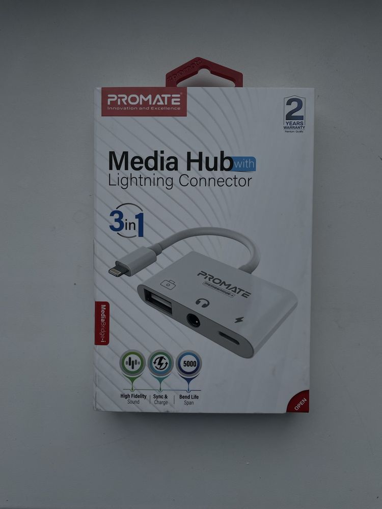 Promate 3 in 1 Media Hub with Lighting Connector