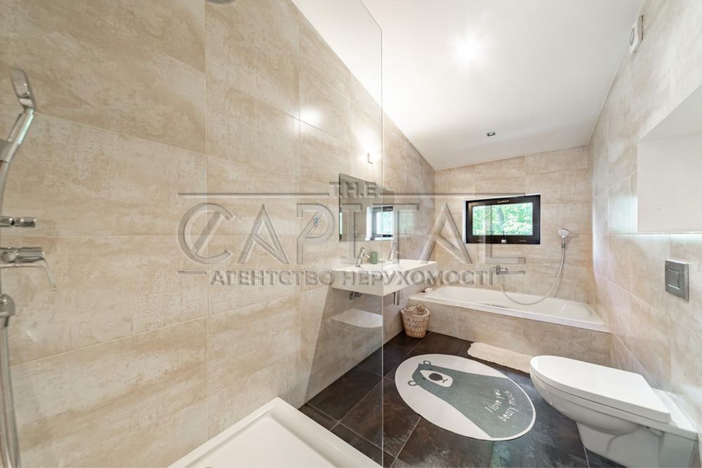 Київ, Святошинський район, вул. Патріарха Володимира Романюка 300м2