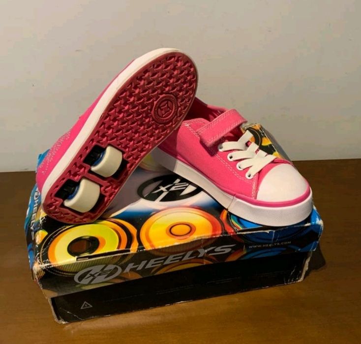 Sapatilhas com rodas tamanho 31