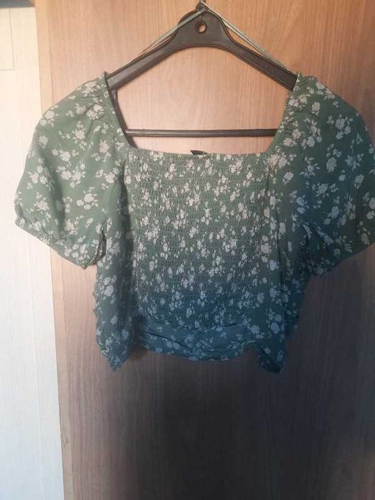 Bluzka crop top Hollister bufki kwiaty M