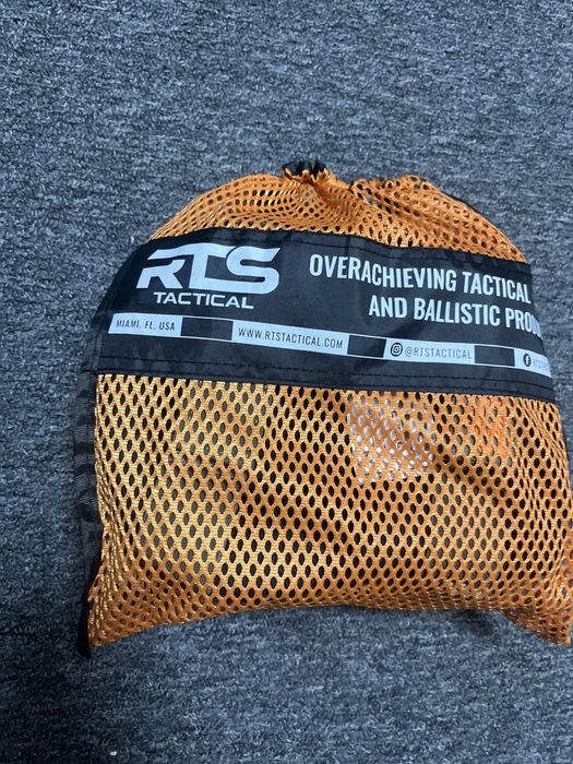 Продам 1 пару наколінників військових