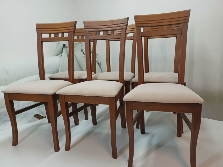 Krzesła z miękkim siedziskiem