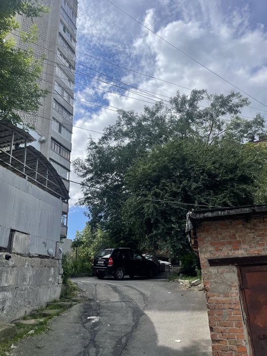 Продаж Гаражу театральна