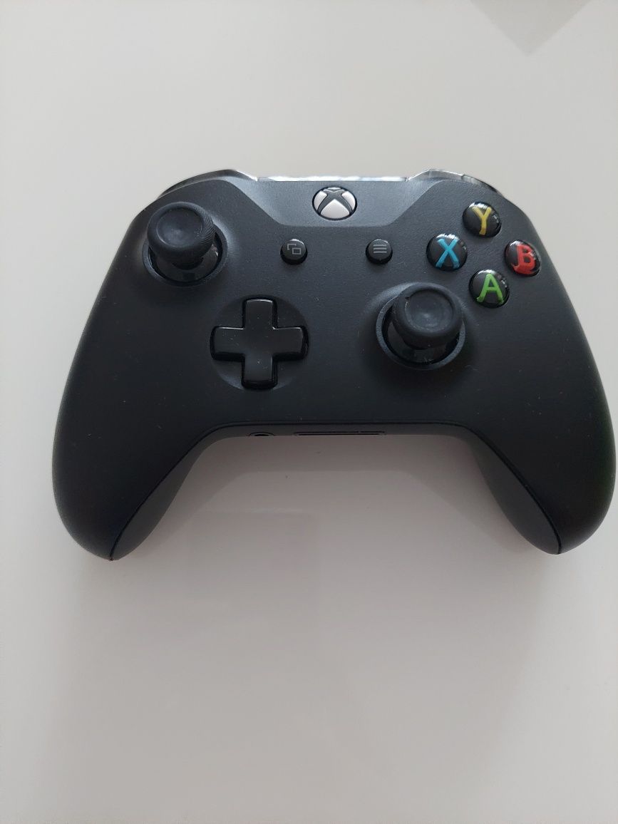 Pad Xbox One / PC 1708 czarny z pudełkiem